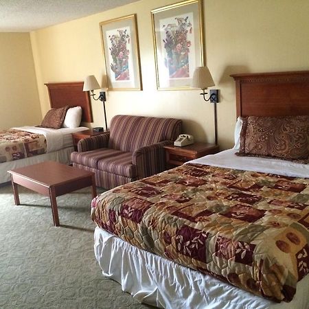 Plaza Hotel And Suites Pine Bluff Exterior foto