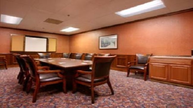 Plaza Hotel And Suites Pine Bluff Facilidades foto